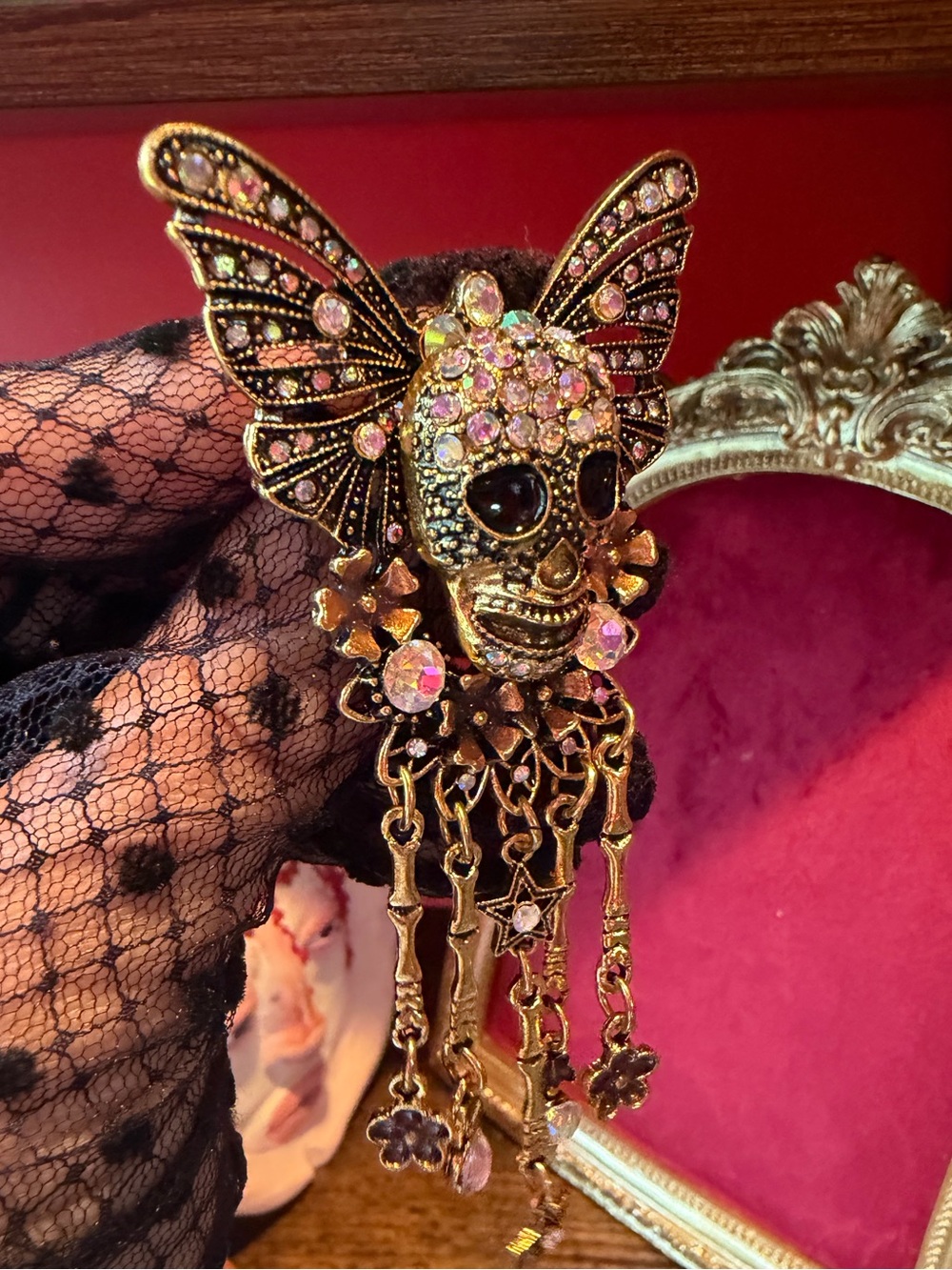 Halloween Gothic Gold Butterfly Tassel Brooch - Picture 8 of 11